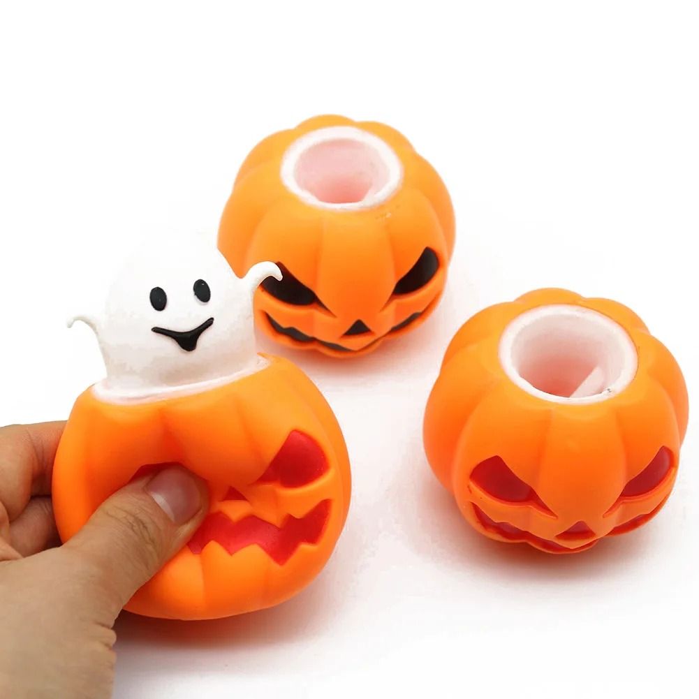 Halloween-Quetschfiguren mit Kürbis und Geist